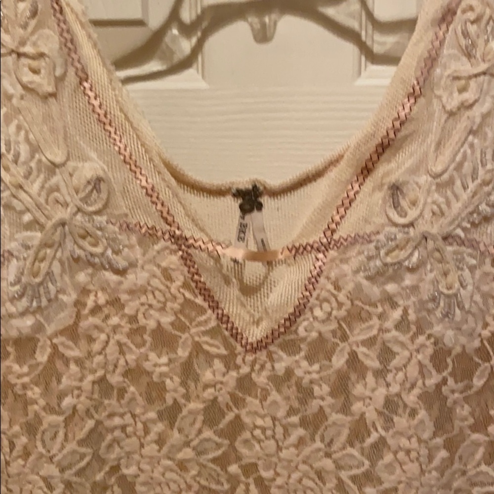 Lace top - Picture 2 of 5